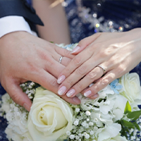 結婚式披露宴会場の飾りを節約